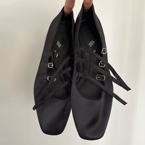 Ballet flats! 3 strap!